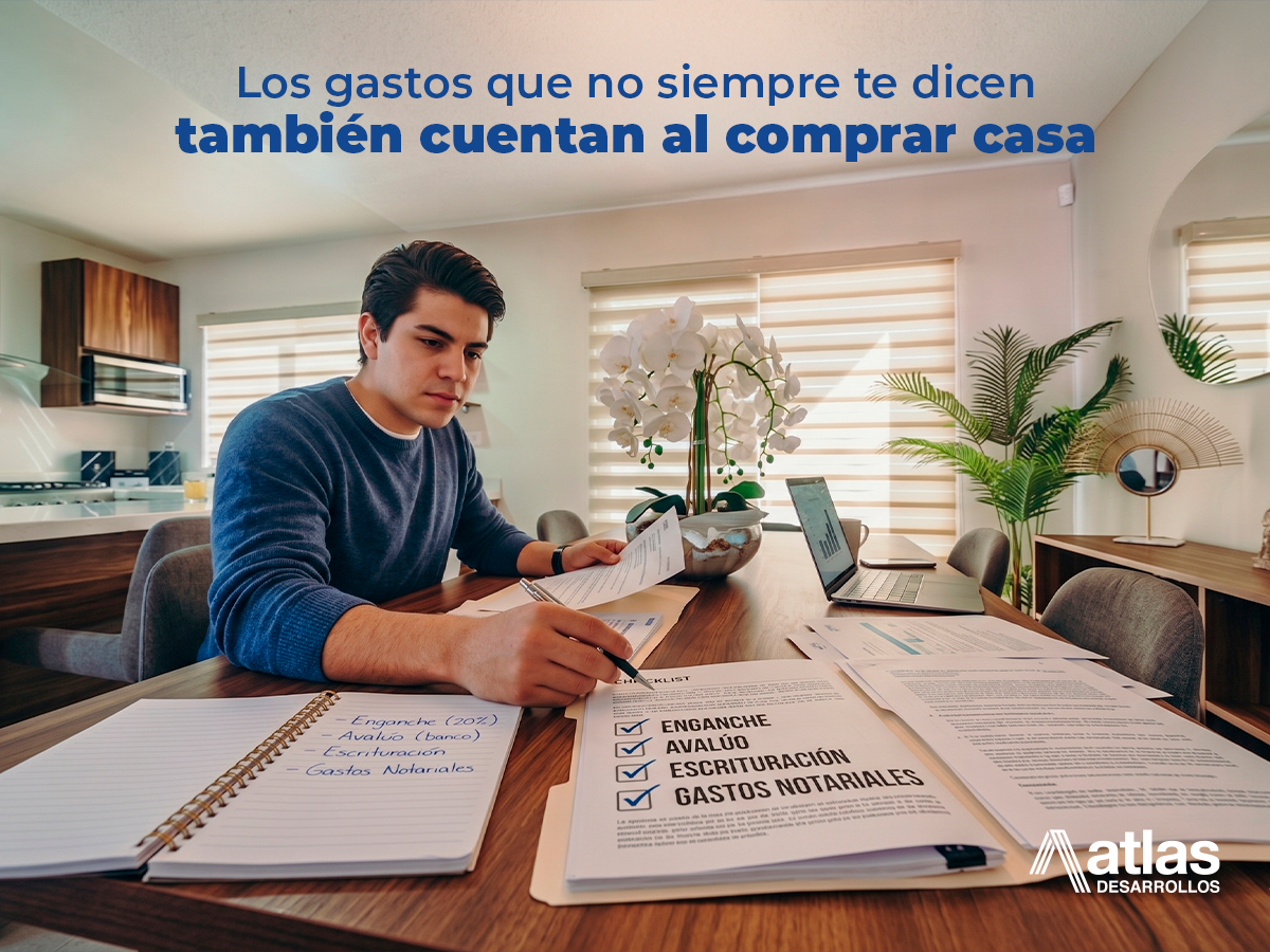 Hombre planificando comprar casa en chihuahua | atlas desarrollos Atlas desarrollos hombre planificando comprar casa en chihuahua